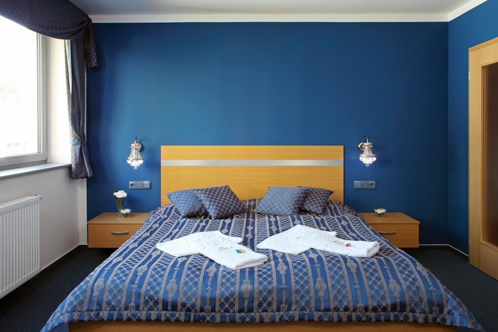 Hotel U Karla Prague Room photo